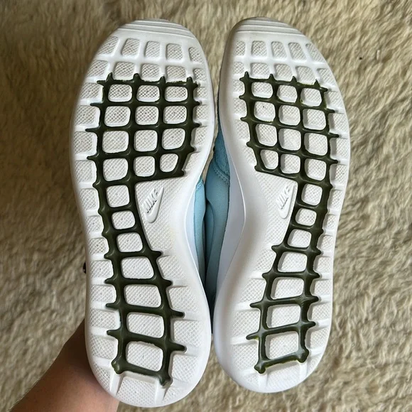Nike Roshe Two SE Women EUC - Picture 7 of 15